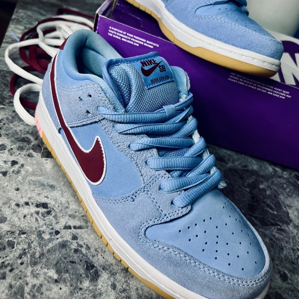 Nike Premium SB Dunk Low “Phillies” Size 7